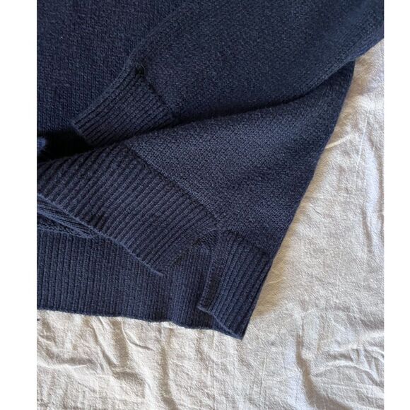 Old Navy Blue Sweater, Geometric Print at neck, Size L - Picture 7 of 8
